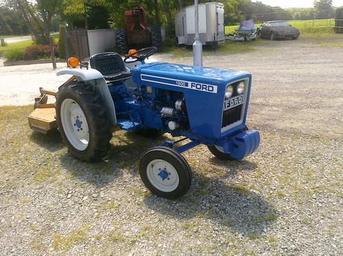 Product picture FORD NEW HOLLAND 1100 1300 1500 1700 1900 TRACTOR PARTS CATALOG MANUAL