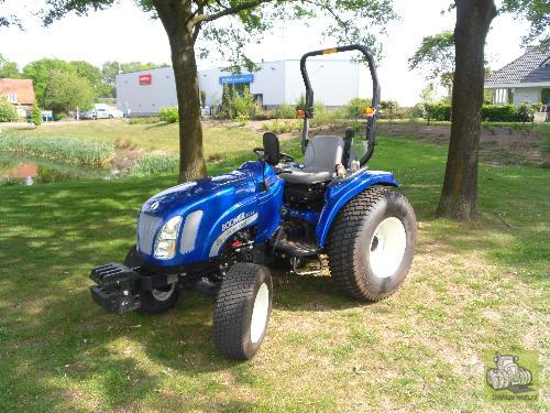 Product picture NEW HOLLAND BOOMER 2030 BOOMER 2035 TRACTOR OPERATORS MANUAL