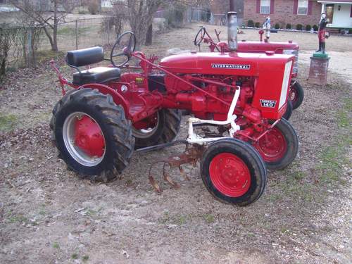 Product picture CASE IH INTERNATIONAL 140 TRACTOR OPERATORS MANUAL