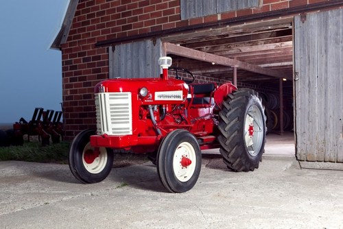 Product picture CASE IH 350 Gas International Utility High Utility Wheatland TRACTOR OPERATORS MANUAL